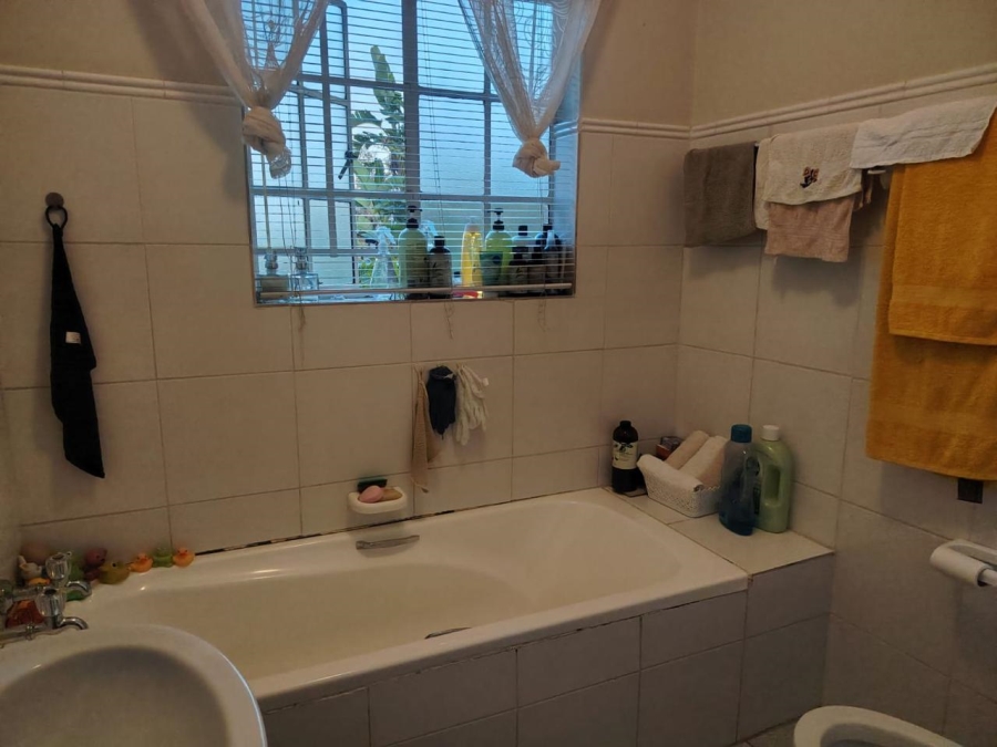 3 Bedroom Property for Sale in Geelhoutpark North West